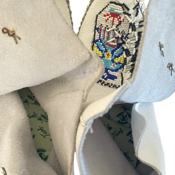 Taos Vintage Native American Hand Beaded Concho Ties Leather Moccasins Sz 9.5 - Picture 11 of 14